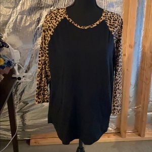 Leopard/black 3/4 sleeve top